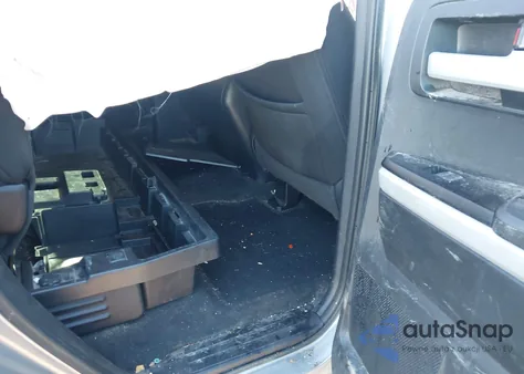 2016 Toyota Tundra Sr5 5.7L V8 z USA, uszkodzony, nr VIN 5TFUW5F12GX573528